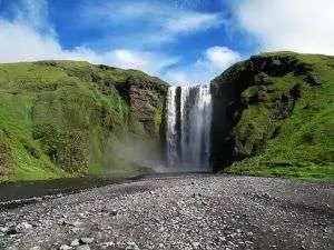 cuanto cuesta viajar a islandia