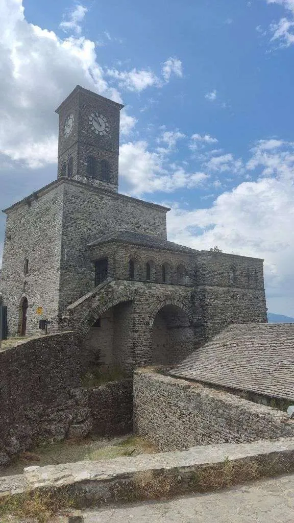que ver en albania castillo