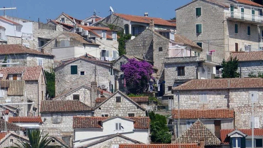 que ver en hvar town