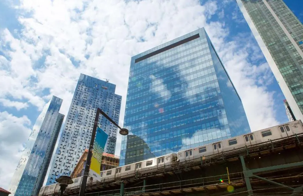 donde dormir en long island city